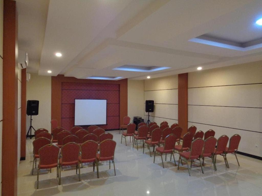 טגאל Grand Dian Hotel Slawi מראה חיצוני תמונה