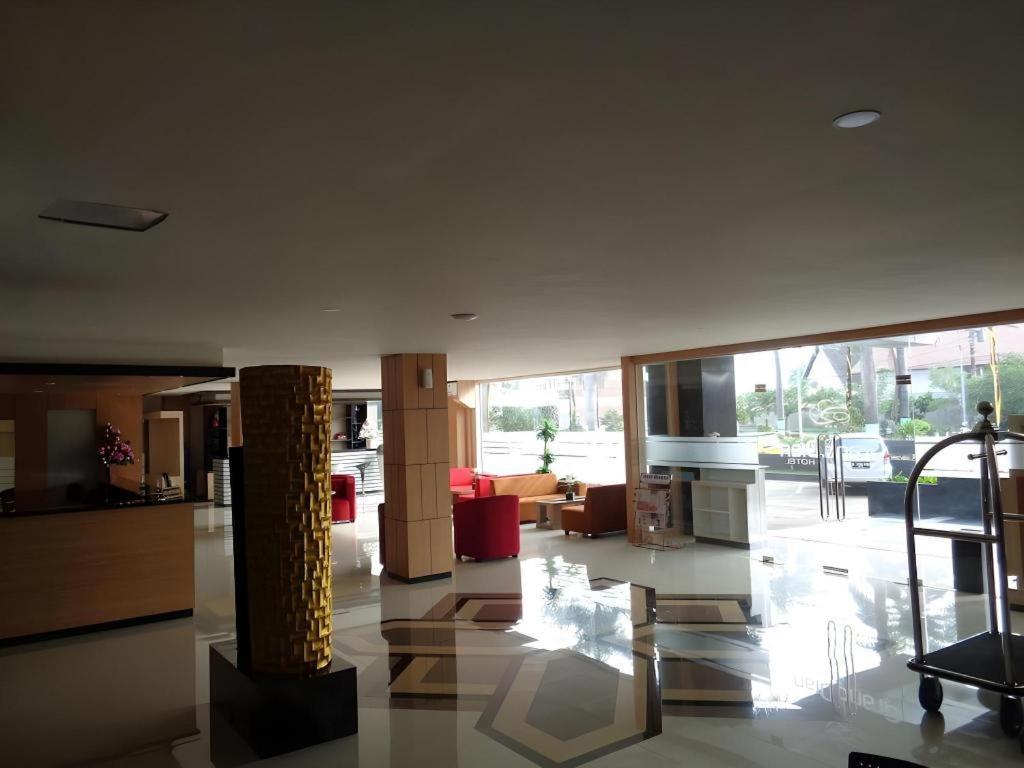 טגאל Grand Dian Hotel Slawi מראה חיצוני תמונה